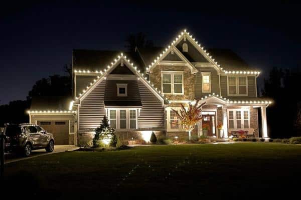 5 Star Christmas Light Installation in North Canton OH - Advance ...